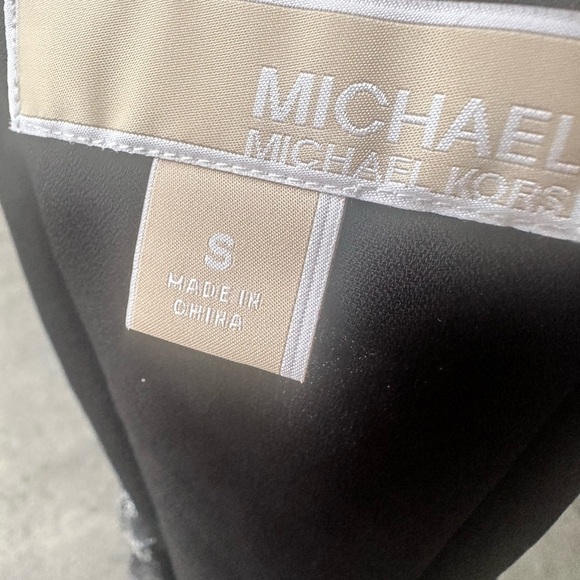 Michael Kors Black and White Sleeveless Blouse - Picture 3 of 5